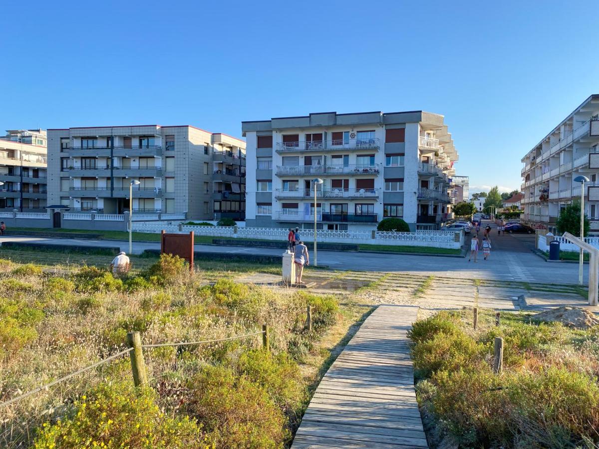 Piso Primera Linea De Playa Ларедо Екстериор снимка